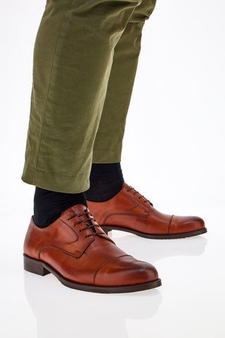 Braune Schnürschuhe mit abgerundeter Spitze Pittarello 7705