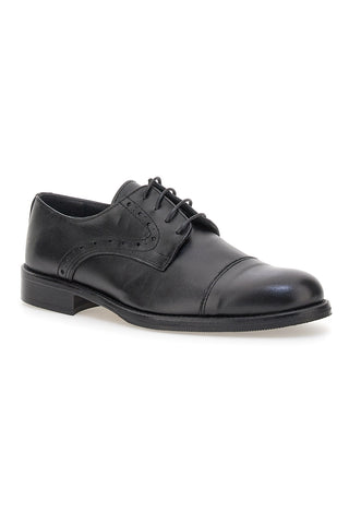Scarpe eleganti nere in pelle con dettagli traforati Pittarello 7715