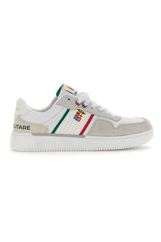 Weiße Turnschuhe „Marina Militare 490“.