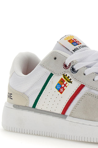 Weiße Turnschuhe „Marina Militare 490“.