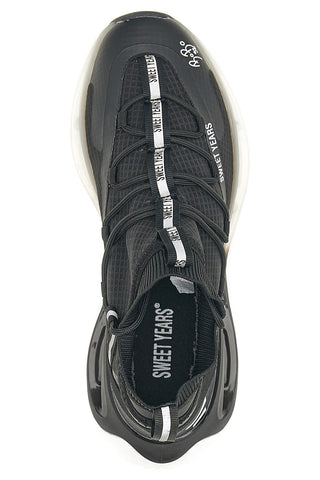 Schwarze Sneakers „Sweet Years 8806“.