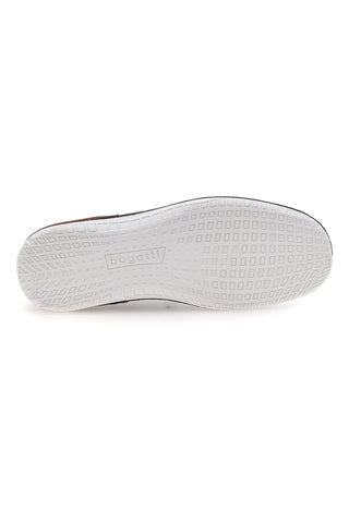 Blaue Turnschuhe mit seitlichem Bugatti-Logo 321AFF02