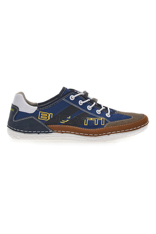 Blaue Turnschuhe mit seitlichem Bugatti-Logo 321AFF02