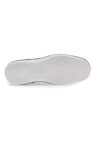 Blaue Turnschuhe mit seitlichem Bugatti-Logo 321AFF02