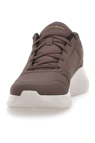 Braune Turnschuhe und weiße Sohle Skechers Skech-Lite Pro Nullify