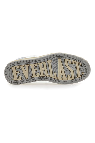 Weiße und graue Sneakers mit Everlast 715-Schnürsenkeln
