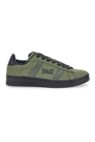 Grüne und schwarze Turnschuhe mit Everlast 087-Schnürsenkeln