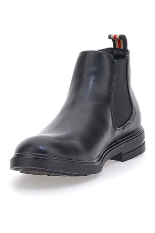 Stivaletto nero con elastici laterali JOHES LAND 180141