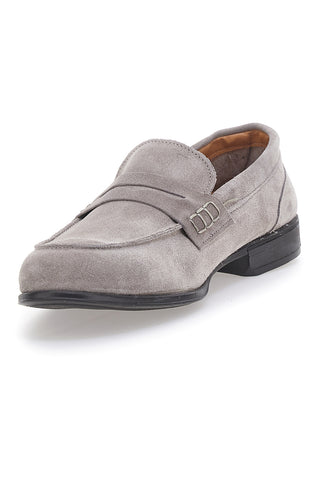 Ledermokassins mit Wildlederobermaterial und Löwenmaul PITTARELLO 2025