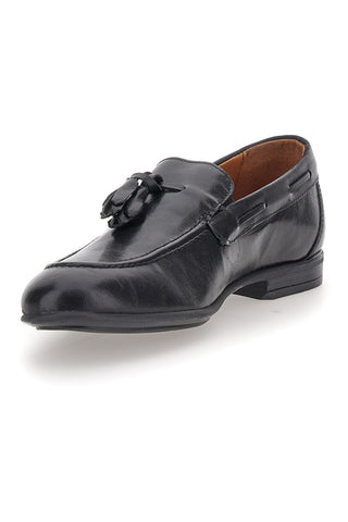 Mocassini neri in pelle con nappine Made in Italy Pittarello 071