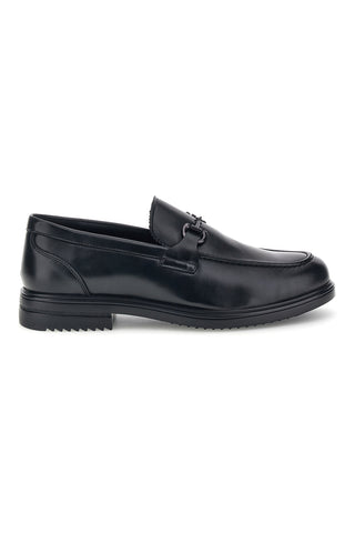 Schwarze Mokassins mit farblich passender Schnalle und gezackter Sohle Jerpoint JXC25379
