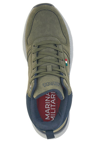 Grüne Mid-Sneaker mit marineblauer Laufsohle MM2310