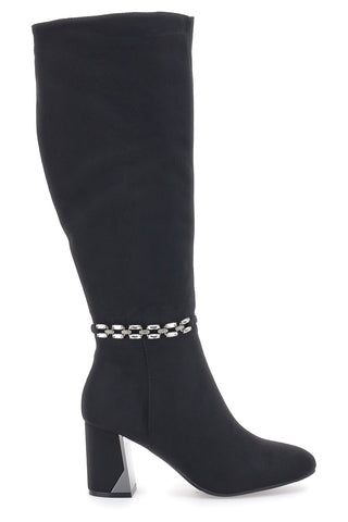 Die ersten 392-Stiefeletten mit Absatz