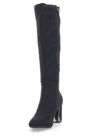 Die ersten 392-Stiefeletten mit Absatz