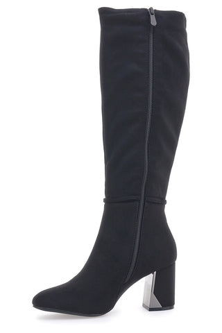 Die ersten 392-Stiefeletten mit Absatz