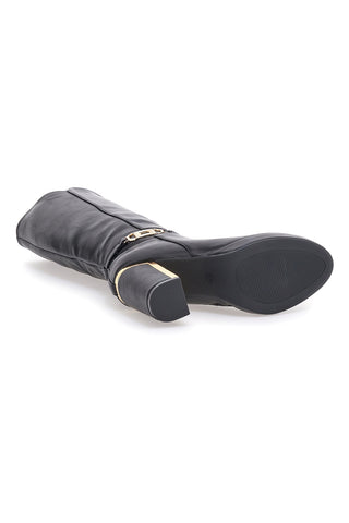 Schwarze Stiefel mit dekorativem Riemen The First RQ23WT6