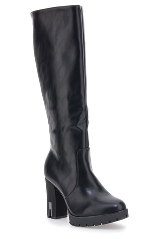 Die ersten schwarzen Stiefel mit hohen Absätzen H262538