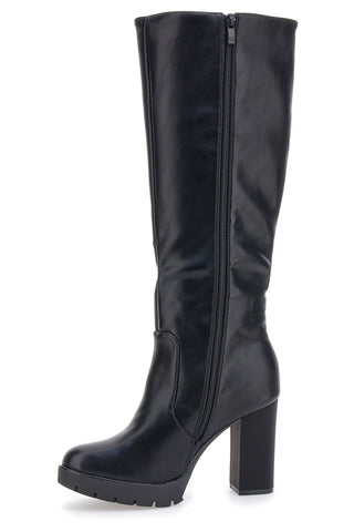 Die ersten schwarzen Stiefel mit hohen Absätzen H262538