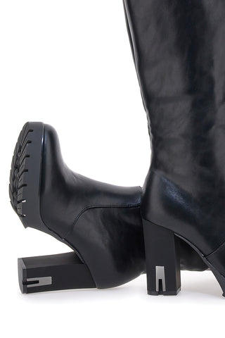 Die ersten schwarzen Stiefel mit hohen Absätzen H262538