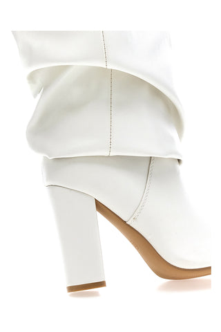 Stivali bianchi a punta con tacco largo e cinturino The First P607