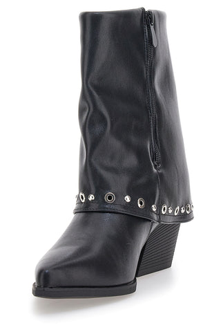 The First P610 – Schwarze Stiefeletten mit Nieten und spitzer Zehenpartie