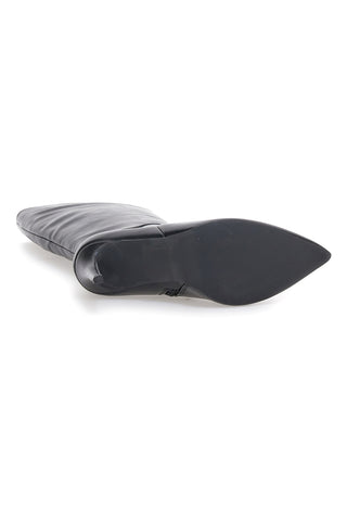 The First P612 – Schwarze Stiefel mit spitzer Zehenpartie und Stilettoabsatz