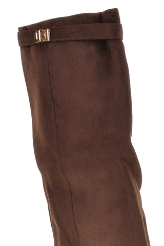 Stivali marroni in effetto suede con zeppa The first P756