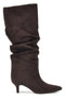 Stivali marroni in effetto suede con gambale drappeggiato e tacco basso The first P779