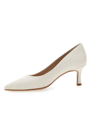 Décolleté color panna con tacco basso e punta affusolata Pittarello vera 6043