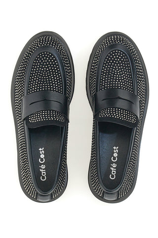 Schwarze Mokassins mit Strasssteinen im Café kosten 2311