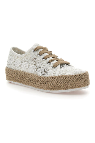 Weiße und beige Sneakers mit gestickter Textur und Flatform Energy 122