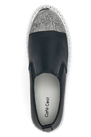 Slip-On-Sneaker mit schwarzen Strasssteinen im Café kosten 23015