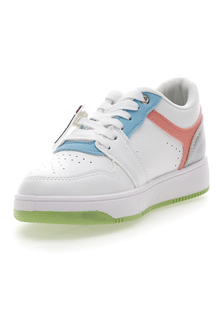 Weiße Sneakers „Sweet Years 8580“.