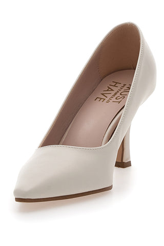 Cremeweißes, spitzes Dekolleté mit mittlerem Absatz. Pittarello Must Have 4174