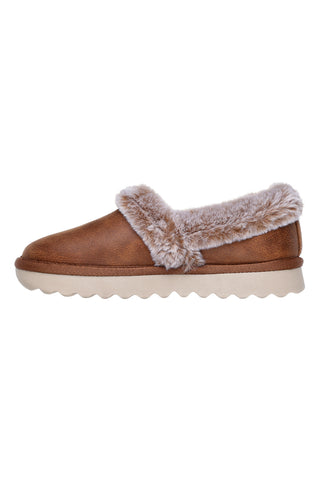 Geschlossene braune Pantoffeln SKECHERS Cozy