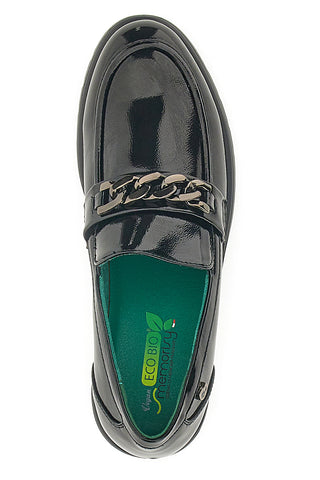 Schwarze vegane Mokassins mit Glanzeffekt ECO BIO J52322B6