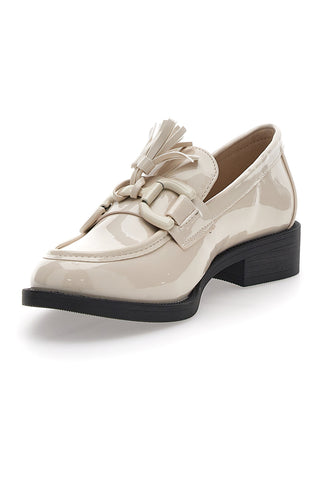 Beigefarbene Slipper mit Glanzeffekt und Quasten MARIELLA BURANI 50884681