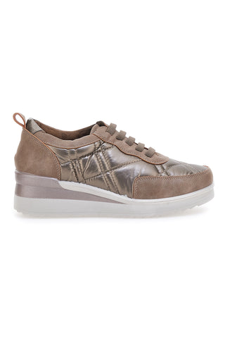 Khakifarbene Sneakers mit Schnürsenkeln und Plateausohle Mio Tempo 12412