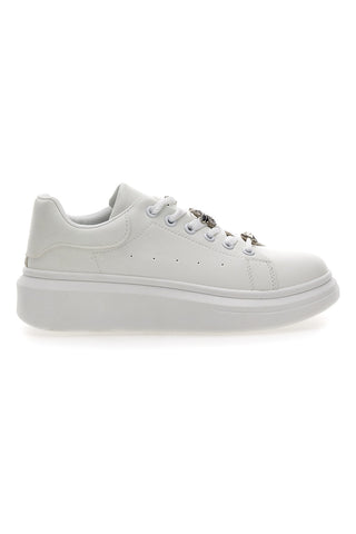Weiße Sneakers mit dekorativen Clips CAFE' COST LAILITZ004