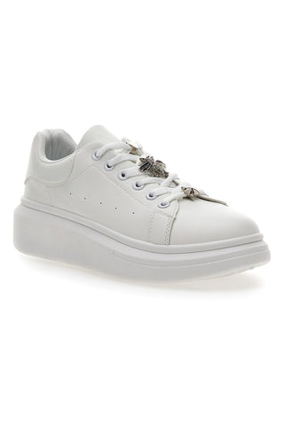 Weiße Sneakers mit dekorativen Clips CAFE' COST LAILITZ004