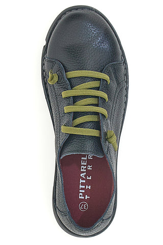 Stringate in vera pelle nere con lacci verdi Pittarello Tierra 24224