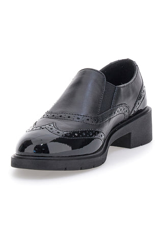 Mocassini neri con inserti lucidi e motivo brouge Pittarello 22115