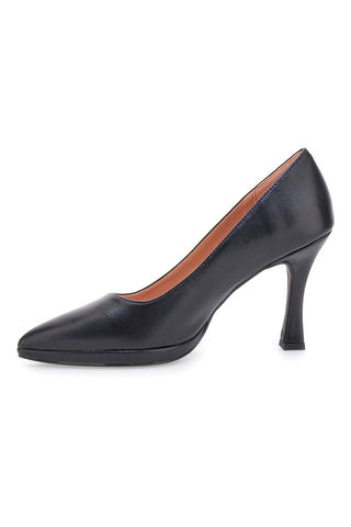 Schwarze Pumps mit spitzer Spitze und Spool-Absatz von Pittarello Love 1907