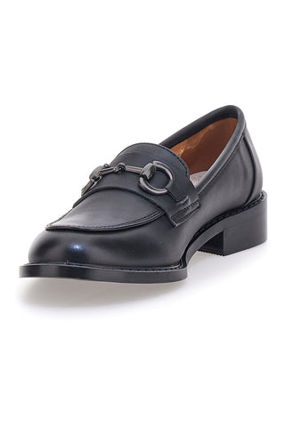 Le Havre Paris 666K01 Schwarze Loafer mit dekorativer Trensenverzierung