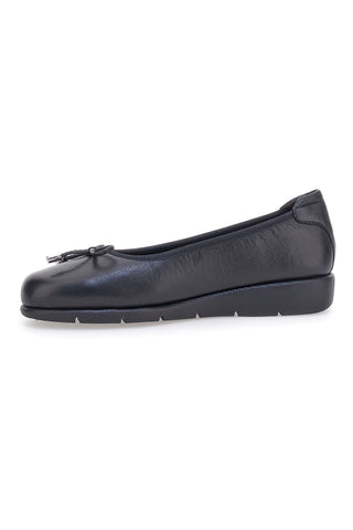 Ballerine nere in vera pelle con fiocco Prima riga 15856APRIL