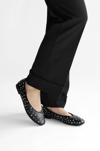Schwarze Nietenballerinas First Lady P676