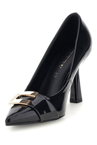 Schwarze Pumps in Lackoptik mit Logo-Plakette und hohem Absatz von Ferre' F1290C1428