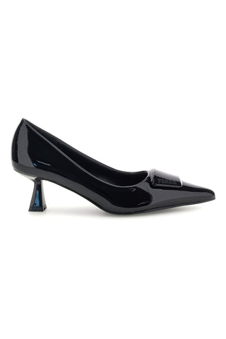 Schwarze Pumps in Lackoptik mit Logo-Plakette und Spindelabsatz von Ferre' F1301C1440