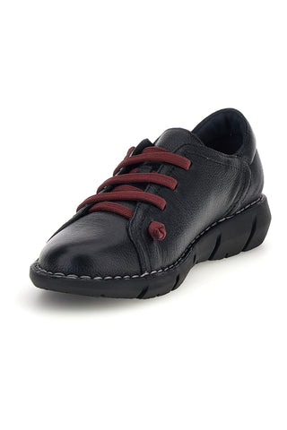 Schwarze Schnürschuhe aus echtem Leder mit burgunderroten Schnürsenkeln von Pittarello, Modell Tierra 11613