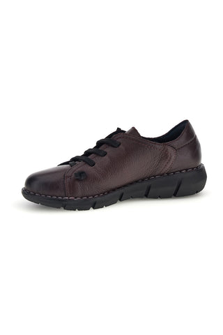 Dunkelbordauxfarbene Lederschuhe mit Schnürsenkeln und flexibler Sohle von Pittarello, Modell Tierra 11613